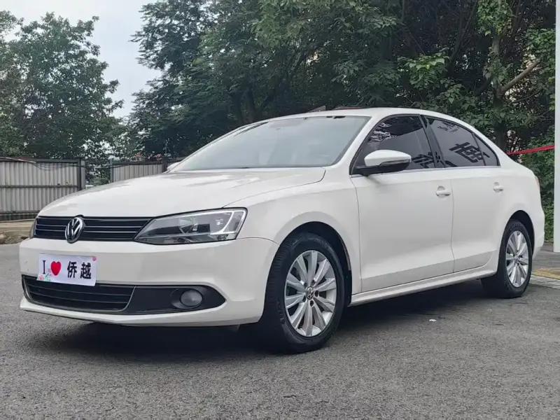 Volkswagen Sagitar, 2015