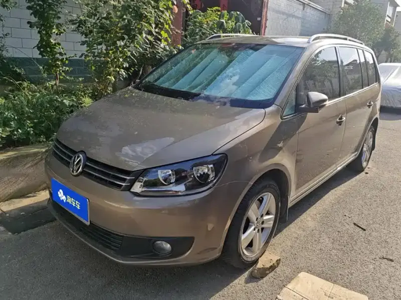 Volkswagen Touran, 2015 — фото 1