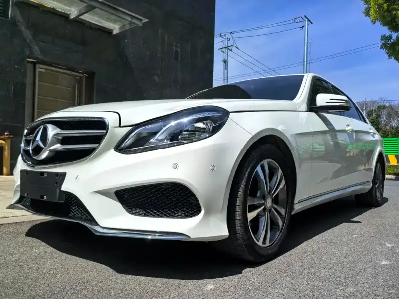 Mercedes-Benz E-Class, 2013 — фото 1