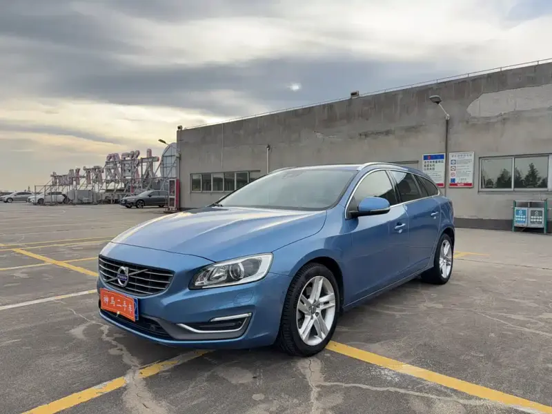 Volvo V60, 2015