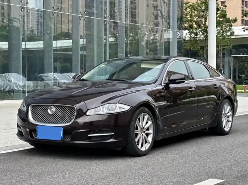 Jaguar XJ, 2012
