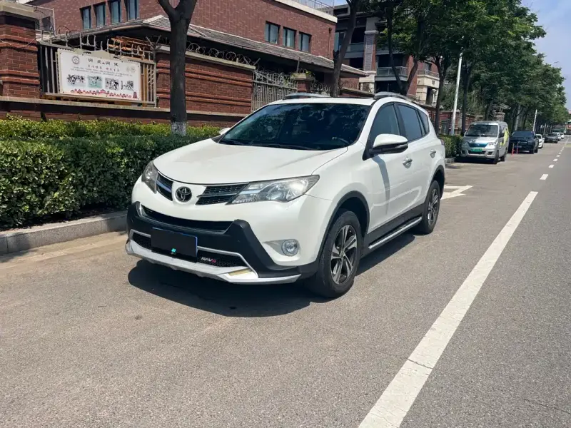 Toyota RAV4, 2016 — фото 1