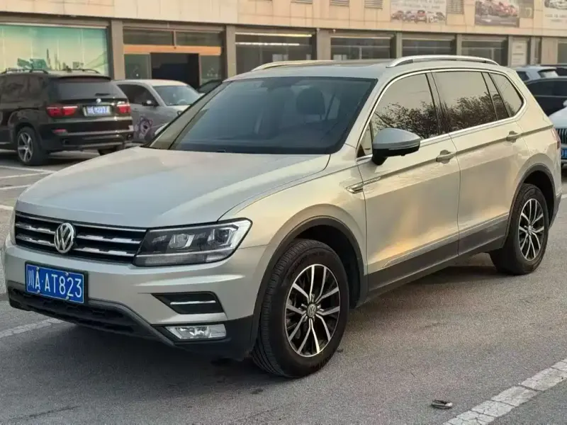 Volkswagen Tiguan L, 2017