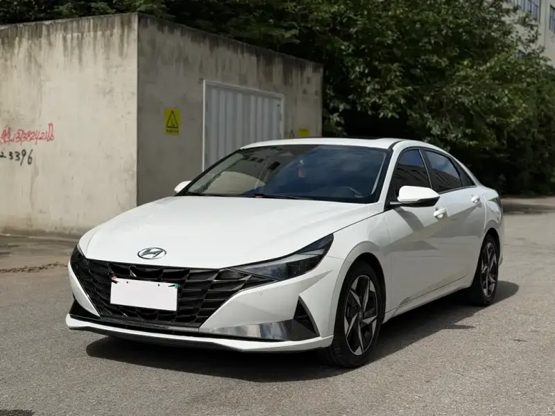 Hyundai Elantra, 2022