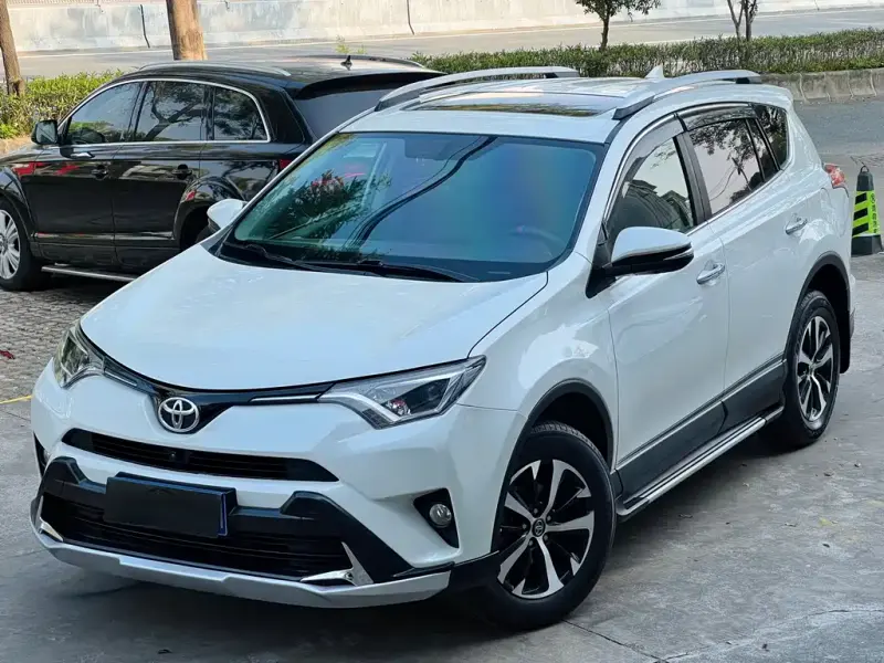 Toyota RAV4, 2017 — фото 1