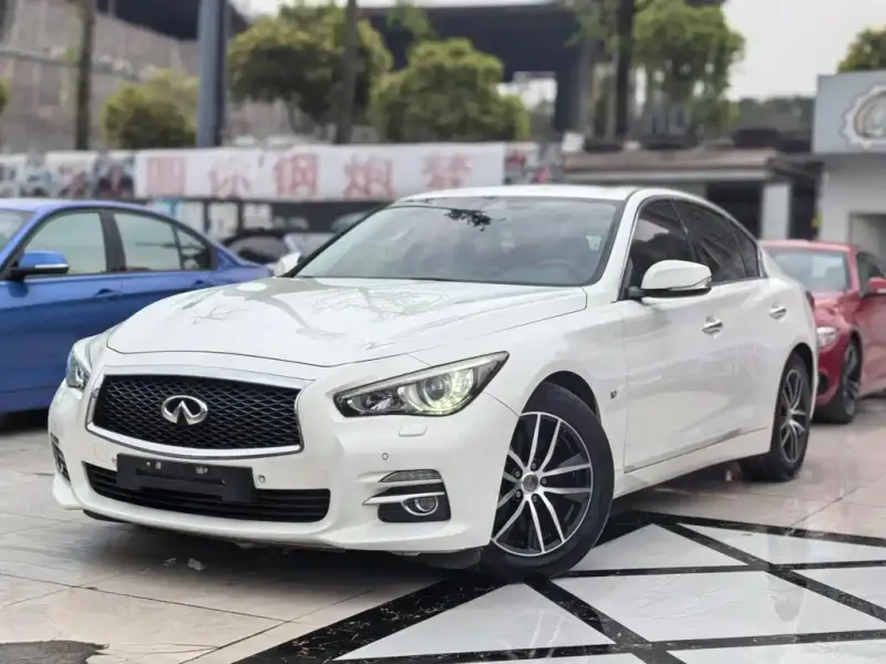 Infiniti Q50, 2015