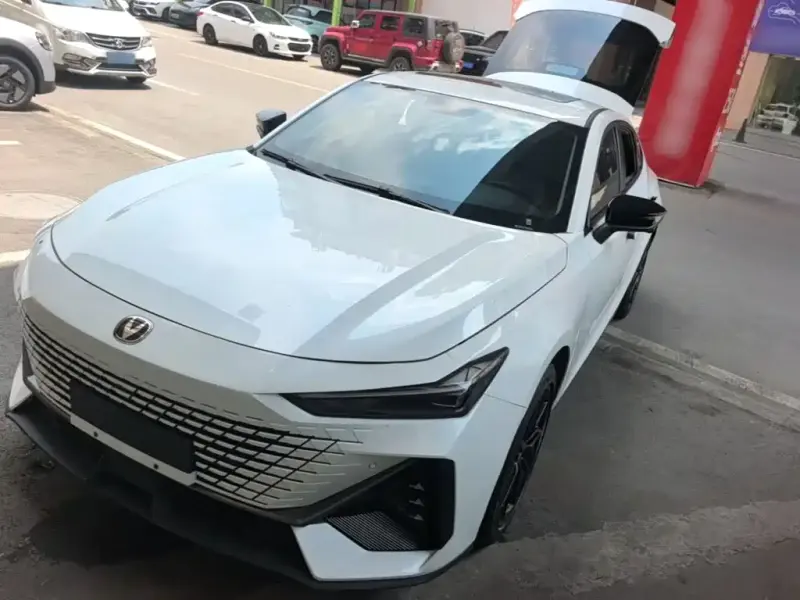 Changan UNI-V iDD, 2023