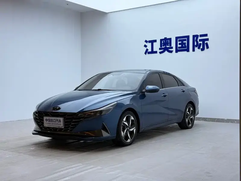 Hyundai Elantra, 2022