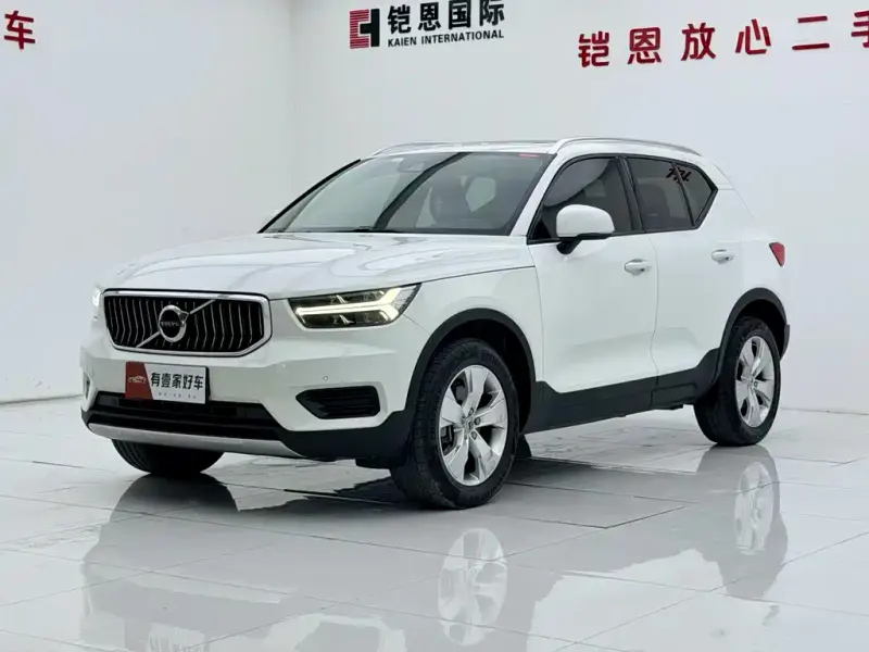 Volvo XC40, 2021 — фото 1