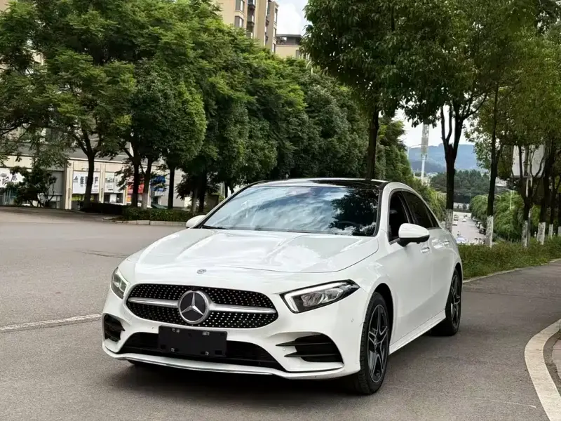 Mercedes-Benz A-Class, 2018 — фото 1