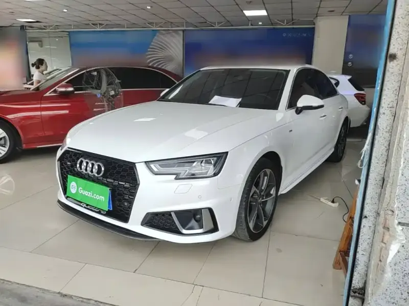 Audi A4L, 2018 — фото 1