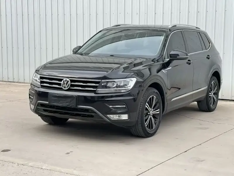 Volkswagen Tiguan L, 2020 — фото 1