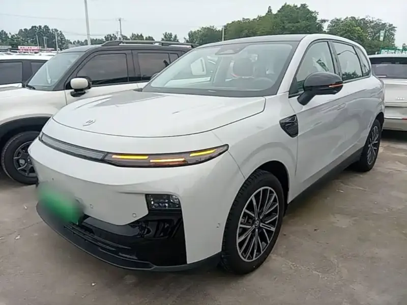 Leapmotor B10, 2025