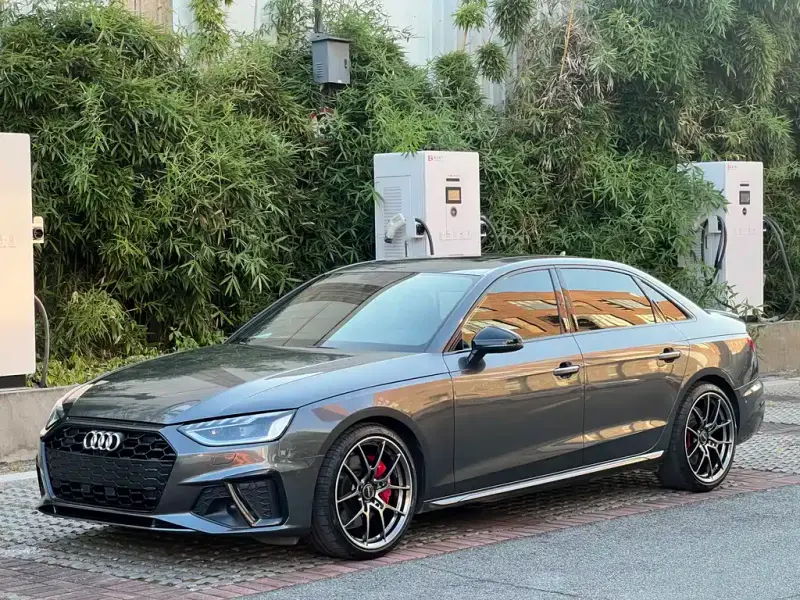 Audi A4L, 2020