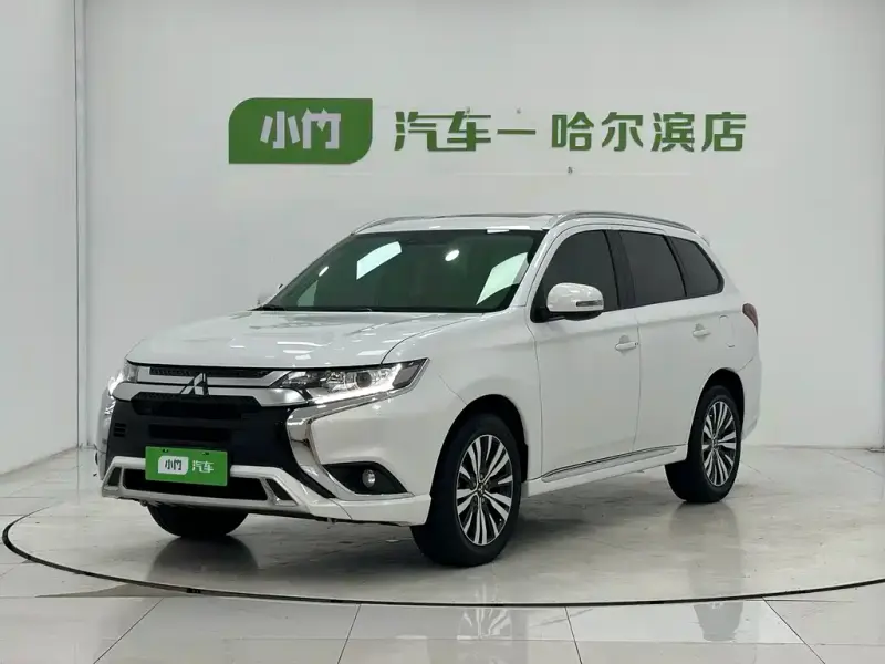 Mitsubishi Outlander, 2023