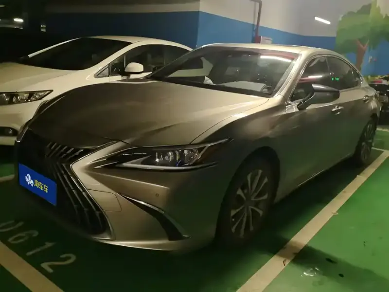 Lexus ES, 2021