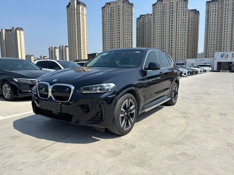 BMW iX3, 2023