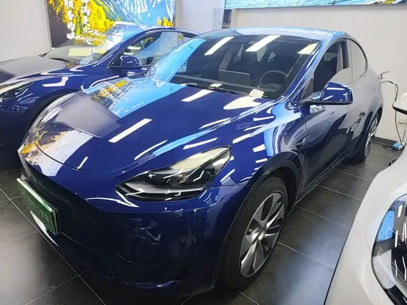 Tesla Model Y, 2023