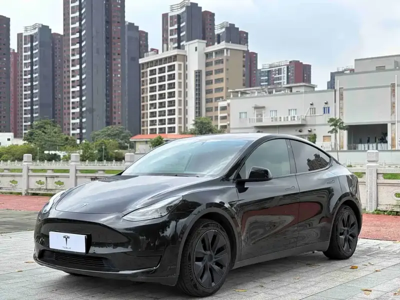 Tesla Model Y, 2023