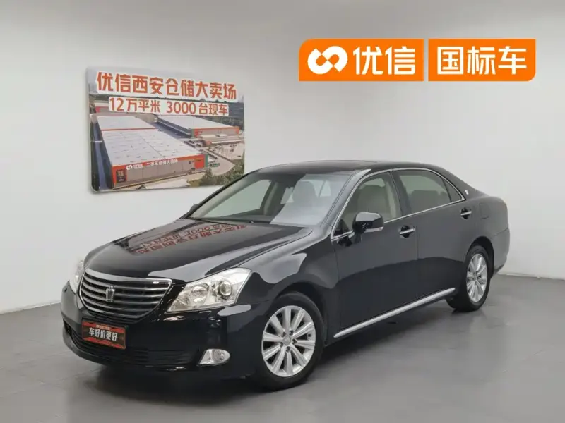 Toyota Crown, 2010