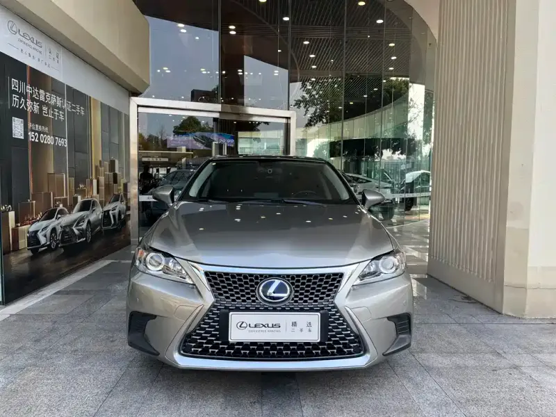 Lexus CT, 2018