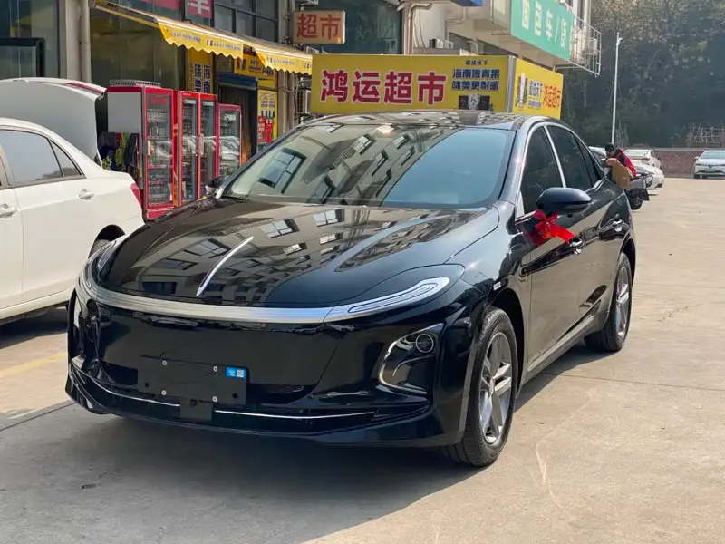 Hongqi E-QM5, 2026