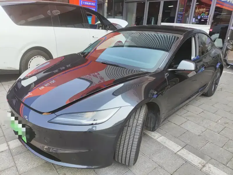 Tesla Model 3, 2024