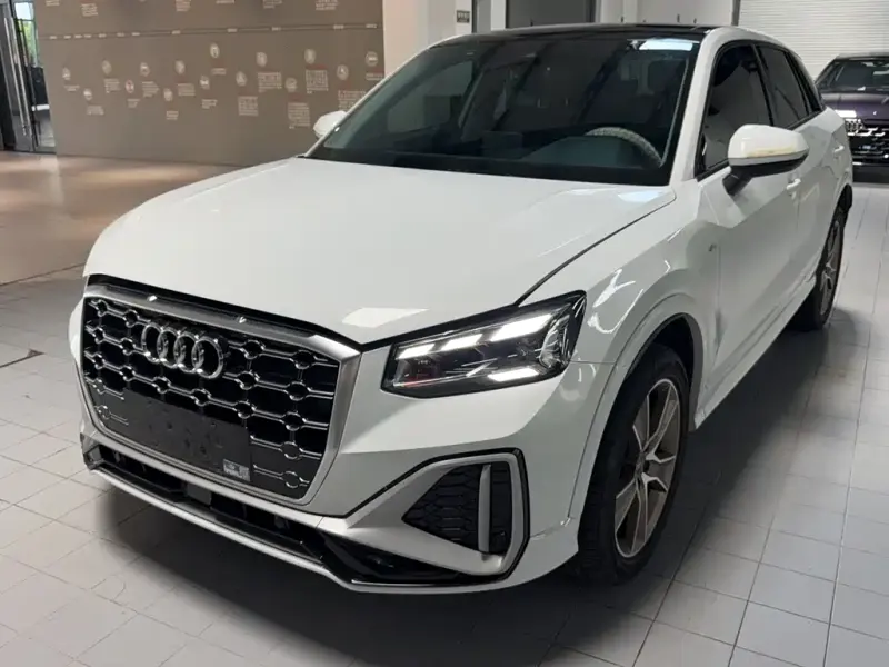 Audi Q2L, 2022