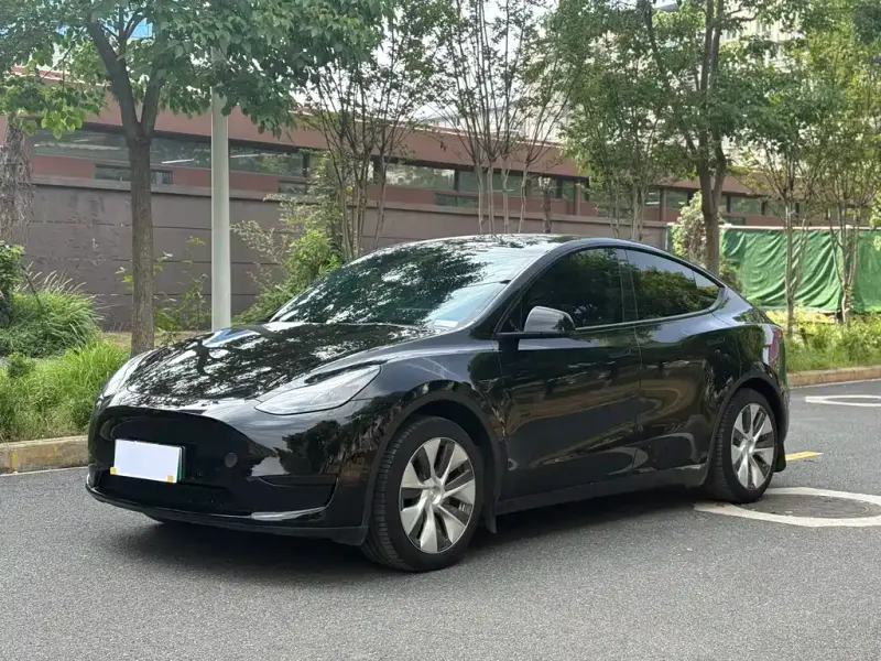 Tesla Model Y, 2023