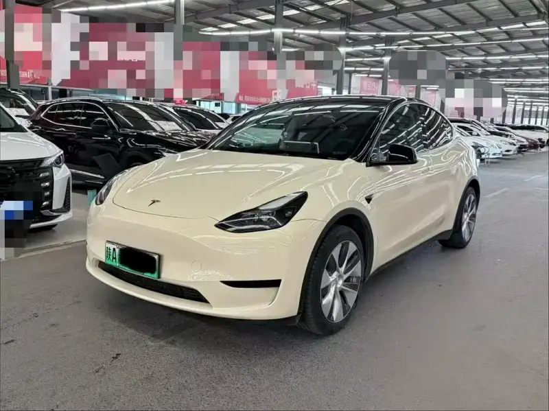 Tesla Model Y, 2023