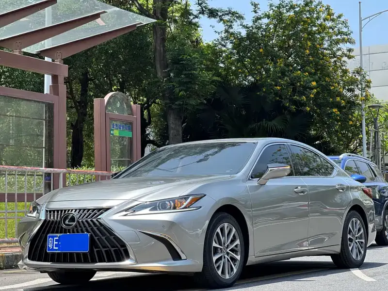 Lexus ES, 2023 — фото 1