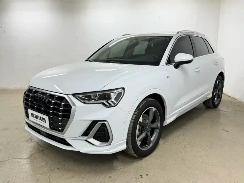 Audi Q3, 2022