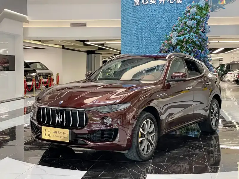 Maserati Levante, 2017 — фото 1