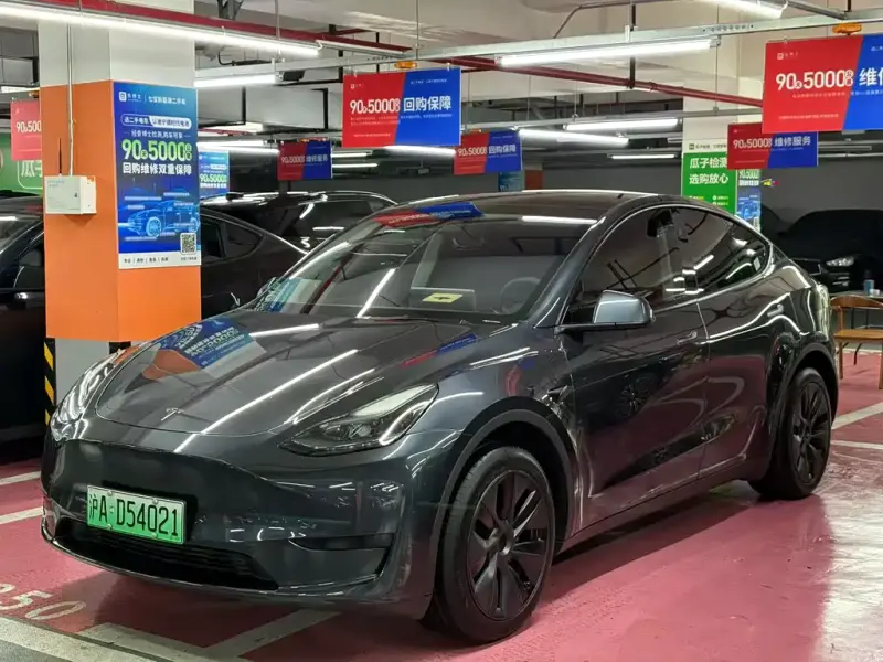 Tesla Model Y, 2024