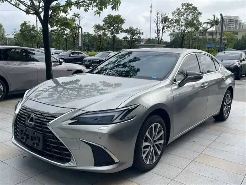 Lexus ES, 2025 — фото 1