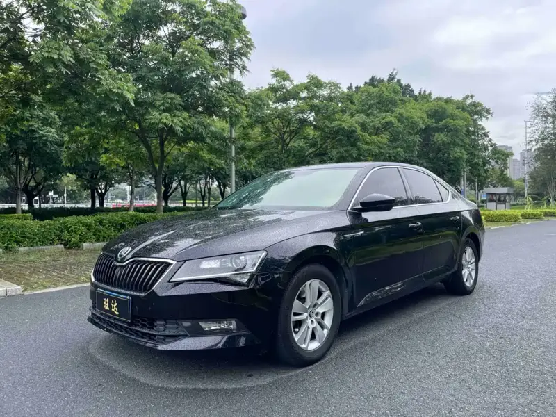 Skoda Superb, 2018 — фото 1
