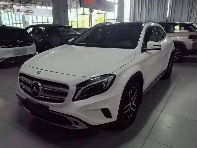Mercedes-Benz GLA, 2015 — фото 1