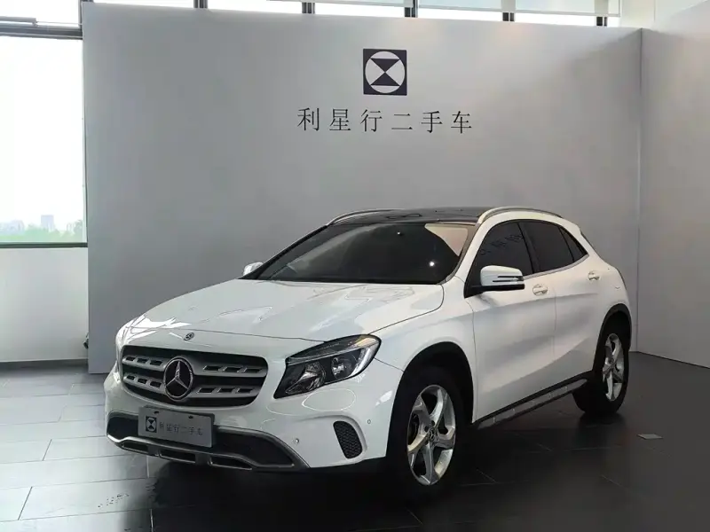 Mercedes-Benz GLA, 2018 — фото 1