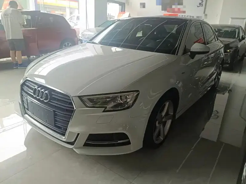 Audi A3, 2018 — фото 1