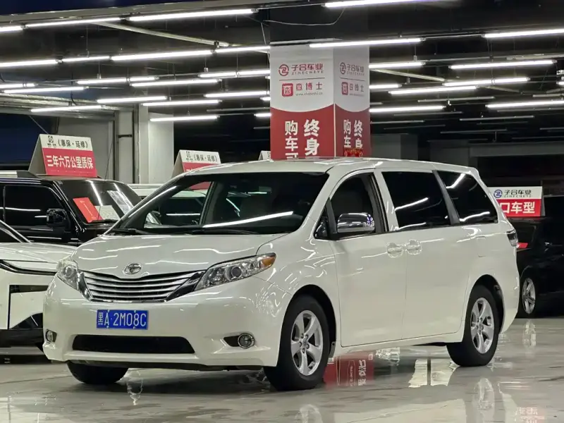 Toyota Sienna, 2013