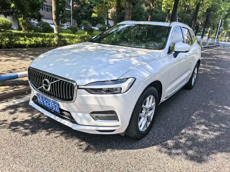 Volvo XC60, 2021 — фото 1