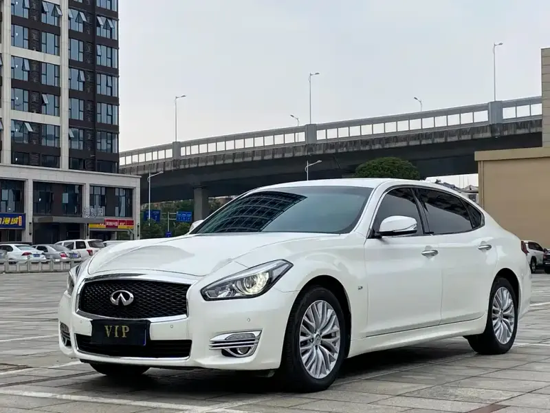Infiniti Q70, 2017 — фото 1