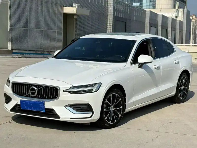 Volvo S60, 2022