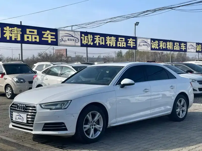 Audi A4L, 2018 — фото 1