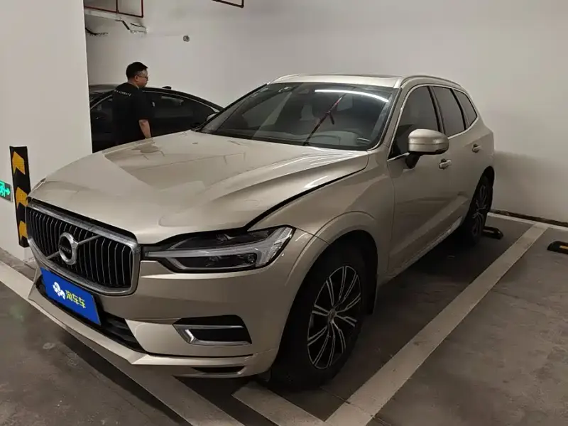 Volvo XC60, 2020 — фото 1