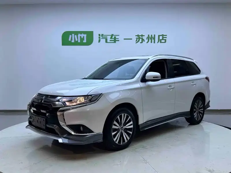 Mitsubishi Outlander, 2023