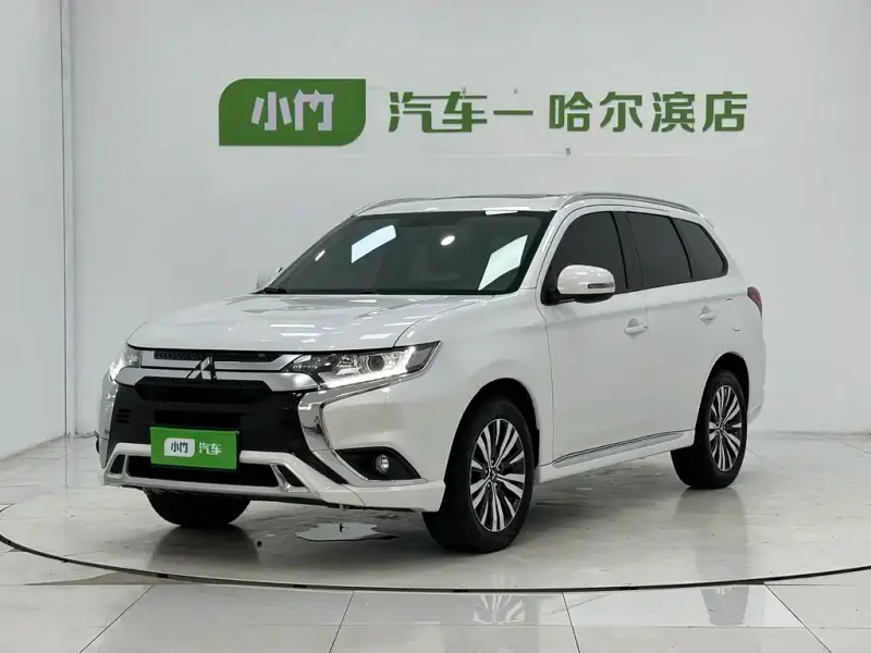 Mitsubishi Outlander, 2022