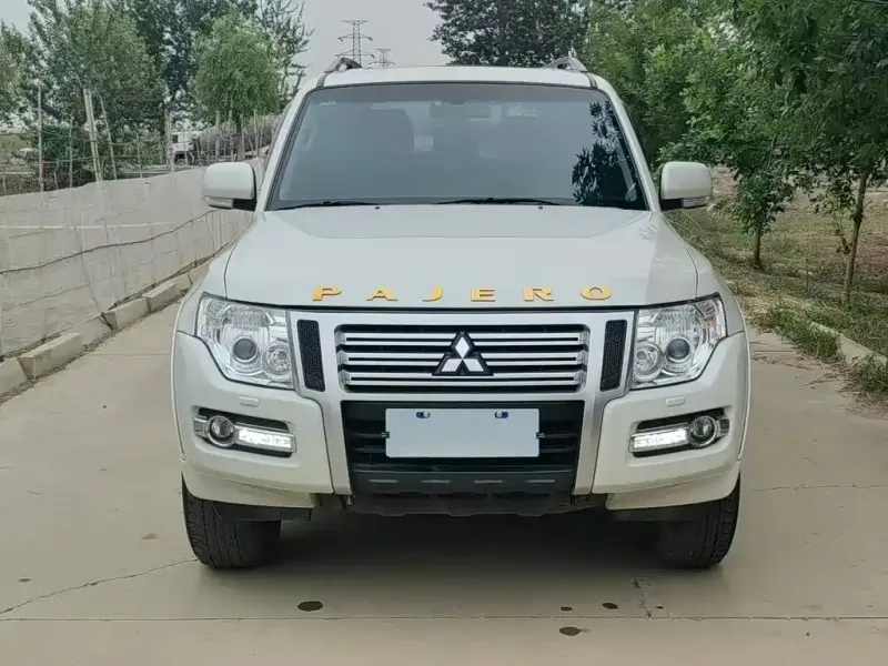 Mitsubishi Pajero (Import), 2019
