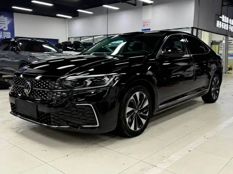 Volkswagen Passat, 2022