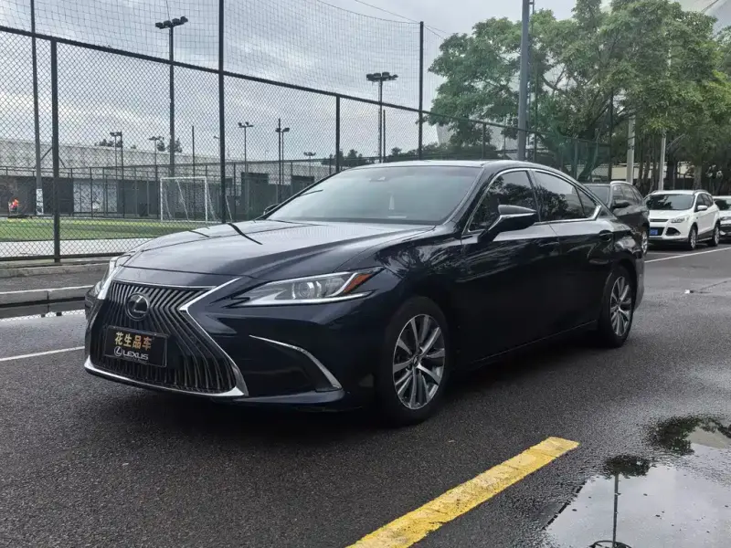 Lexus ES, 2020 — фото 1